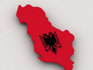 A Tirana l'opposizione assalta la sede del Governo