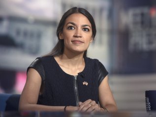 Clima, Ocasio-Cortez: "Tema elitario? Ditelo a chi muore avvelenato"