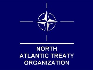 La Nato celebra i 70 anni. E nel mirino c'è ancora...