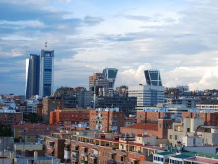 Madrid, allarme bomba al grattacielo delle ambasciate