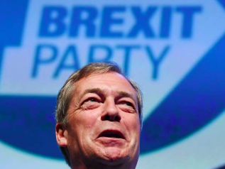 Il partito pro-Brexit di Farage in testa nei sondaggi per le europee