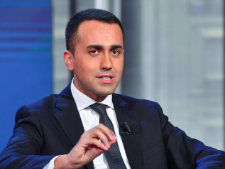 Di Maio: "Non aumenteremo l'Iva, per rispetto degli italiani"