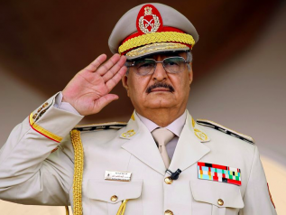 Libia, Trump ha dato il via libera ad Haftar per attacco a Tripoli