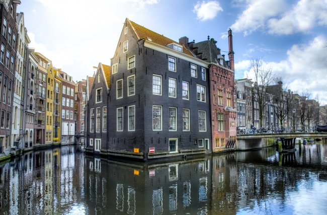 Rivoluzione immobiliare ad Amsterdam