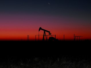 Petrolio, sanzioni Usa contro l'Iran: chi ci guadagna?