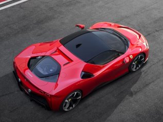 È ibrida la Ferrari più veloce di sempre