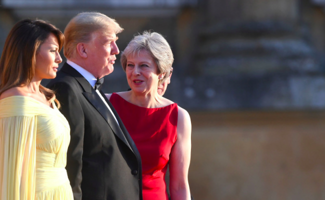 Trump corteggia Londra e sfida Bruxelles