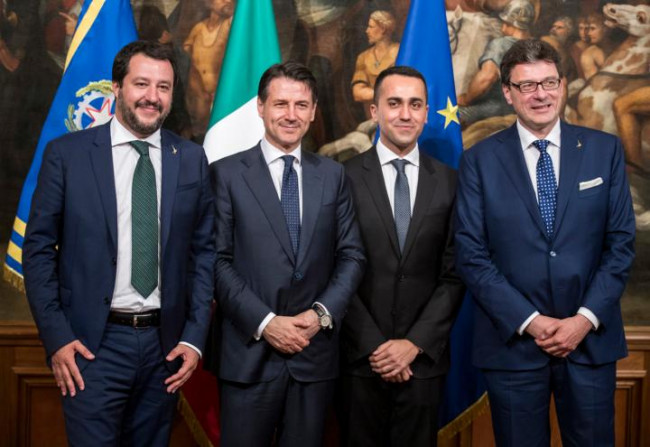 Minibot, Di Maio e Salvini: "Tria trovi lui una soluzione"