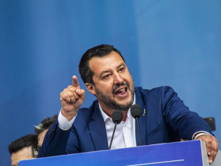 Salvini vuole imitare Trump. E sfida Bruxelles: "La flat tax si farà"