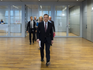 Draghi apre al taglio dei tassi di interesse