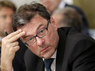 Minibot, Giorgetti su Borghi: "Ancora gli date retta?"