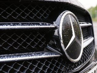Daimler in rosso, perdita da 1,6 mld nel secondo trimestre
