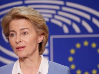 Ursula von der Leyen eletta presidente della Commissione