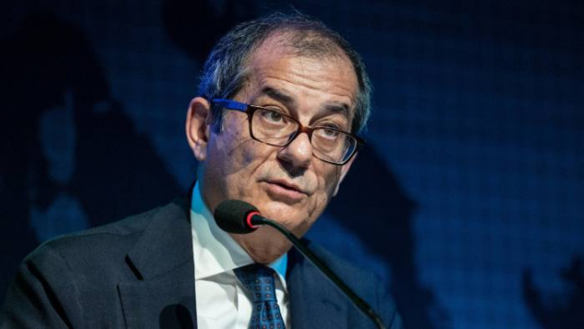 Tria: "La fuga di cervelli costa 14 mld"