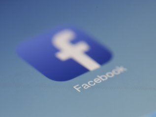 Fb, sanzione senza precedenti: 5 mld per chiudere il caso privacy