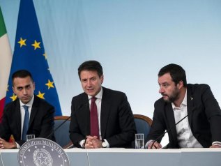 Salvini pronto a concedere Palazzo Chigi a Di Maio