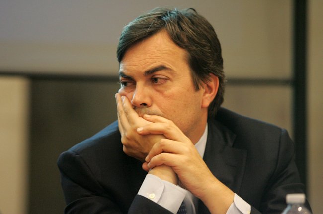 Amendola: "Occorre imparare a gestire i flussi migratori"