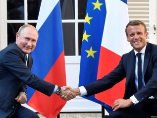 Mosca nel G8, Bruxelles smentisce Parigi