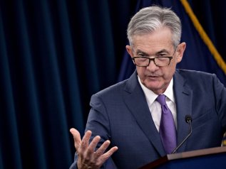 Powell, non taglia i tassi. Ed esprime timori per la “crisi” in Italia