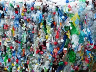 Lotta alla plastica: è diventata un’ossessione?