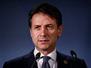 Il governo Conte ha la fiducia della Camera: 343 voti a favore