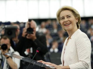 Ursula von der Leyen presenta la Commissione europea