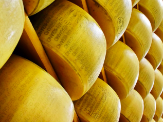 Dazi, a rischio il 90% dell’export di Parmigiano e Grana negli Usa