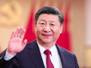 Jinping festeggia i 70 anni della Repubblica. E mostra i missili