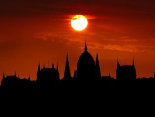 Orban vicino al tramonto?