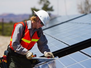 Lavoro, l’Italia migliora. Ma è terzultima tra i 35 Paesi Ocse