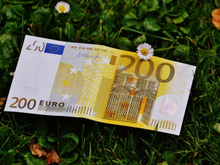 Helicopter money, 200 euro al mese a tutti i cittadini. Fantasia o realtà?