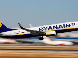 Ryanair: scoperte crepe strutturali in tre Boeing 737