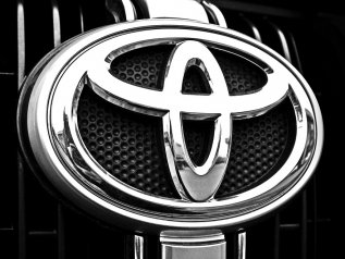 Toyota: utili e fatturato record