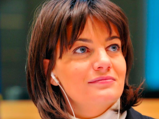 Tangenti, arrestata l’ex eurodeputata Lara Comi