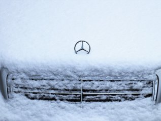 Daimler taglia 10.000 posti di lavoro