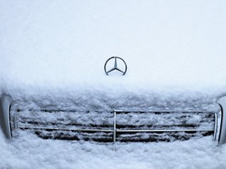 Daimler taglia 10.000 posti di lavoro