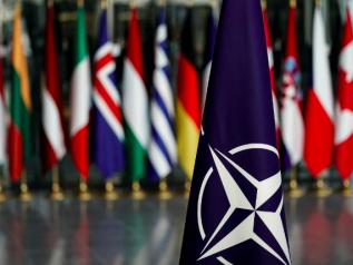 Nato: “La Cina è sfida e opportunità”. Trump annulla l’incontro finale