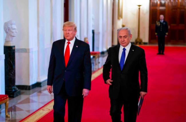 MO, Trump presenta il suo piano di pace: Gerusalemme capitale indivisa