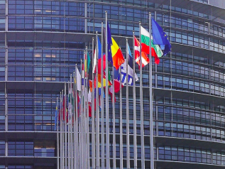 Bruxelles: “Cambiamo il Patto di stabilità”. Ok anche dal falco Dombrovskis