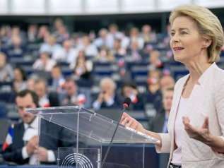 Von Der Leyen: “Fondo da 25 mld per le imprese, il lavoro e la sanità”