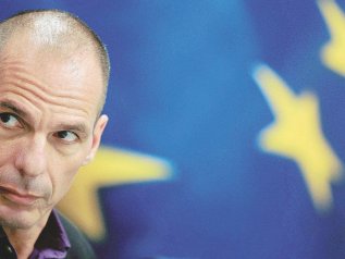 Varoufakis: "La crisi è ancora lì: l'euro è in pericolo"