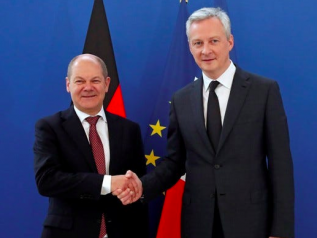 Francia e Germania: accordo trovato. L’Italia, tradita da Parigi, è isolata