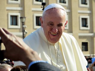 Papa: “Un reddito universale per i precari”