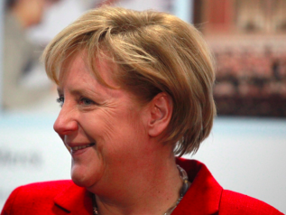 Merkel e la matematica: una spiegazione perfetta su contagi e decessi