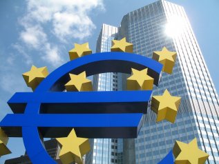 Bce: ora accetterà anche i ‘junk’. Ma chi ripagherà questo mare di debito?