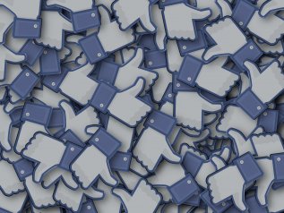 Fb, un “ecosistema” da 3 mld di utenti al mese