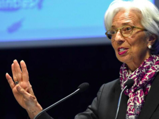 Lagarde: “La Bce va avanti indisturbata”