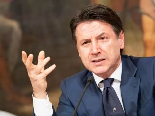 Via libera al ‘decreto rilancio’. Il ministro Bellanova in lacrime