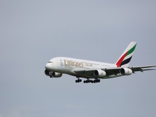 Emirates pronta a tagliare 30 mila dipendenti