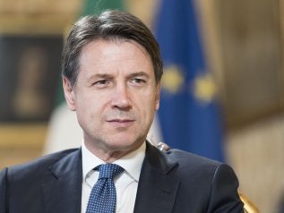 Conte: “Un nuovo inizio per ridisegnare il Paese”